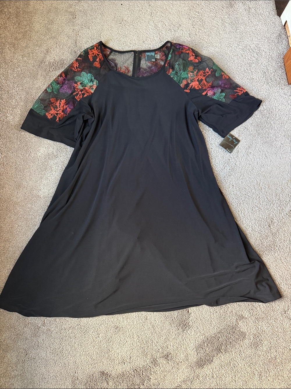 Gabby Skye Floral Sheer Sleeve Dress SIZE 16W Black Fit Flare Party NWT